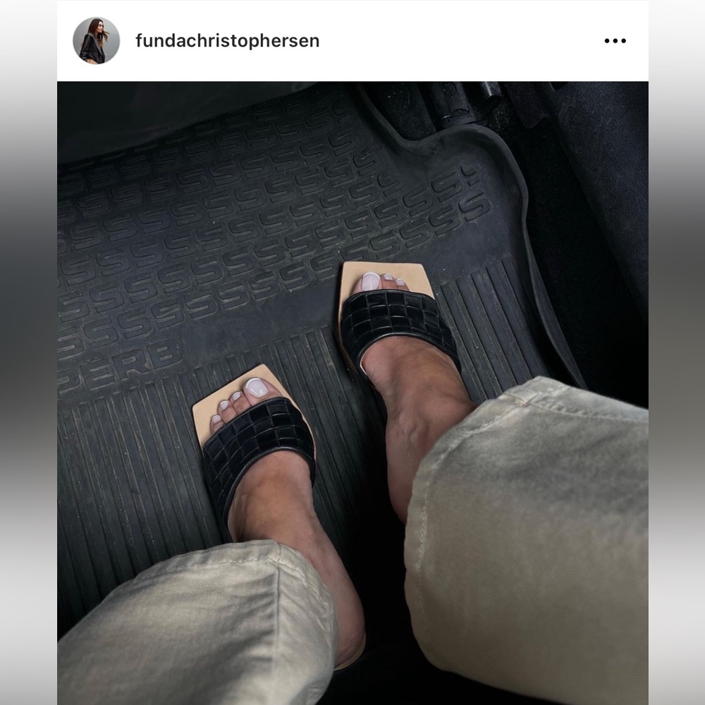 Bottega Veneta intrecciato leather bloc sandals 7.5